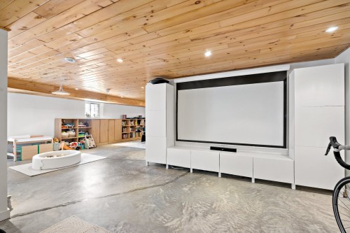 Salle de jeux - 25 Mtée Laurence, Brébeuf, QC - Indoor