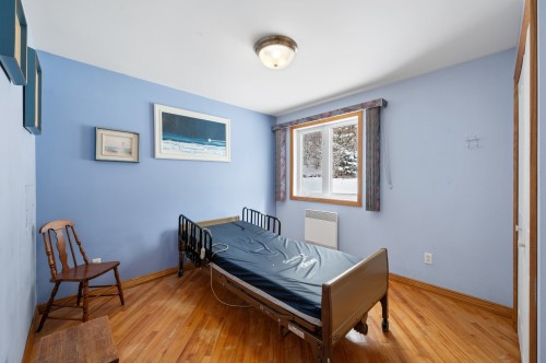 Chambre à coucher - 109 Rue St-Laurent, Lac-Simon, QC - Indoor Photo Showing Dining Room