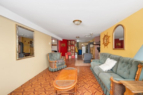 Salle familiale - 109 Rue St-Laurent, Lac-Simon, QC - Indoor Photo Showing Living Room