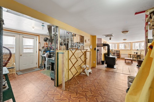 Salle familiale - 109 Rue St-Laurent, Lac-Simon, QC - Indoor Photo Showing Other Room