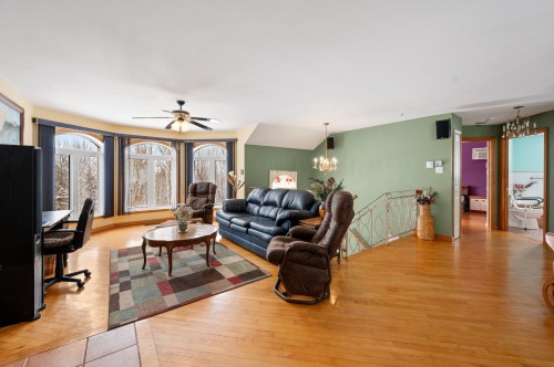 Salon - 109 Rue St-Laurent, Lac-Simon, QC - Indoor Photo Showing Living Room
