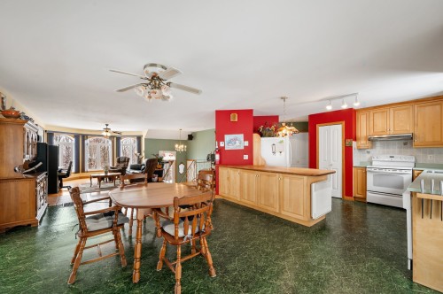 Salle à manger - 109 Rue St-Laurent, Lac-Simon, QC - Indoor