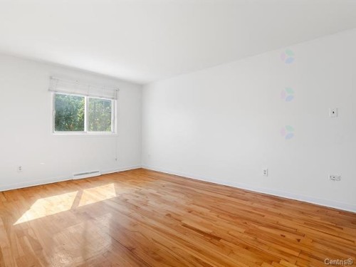 Chambre à coucher - 1010 Rue Ridgewood, Laval (Chomedey), QC - Indoor Photo Showing Other Room