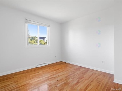 Chambre à coucher - 1010 Rue Ridgewood, Laval (Chomedey), QC - Indoor Photo Showing Other Room