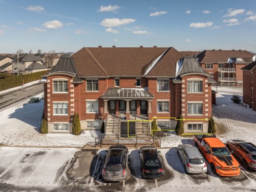 2181 Rue Marie-Anne-Legras  Chambly, QC J3L 0M8