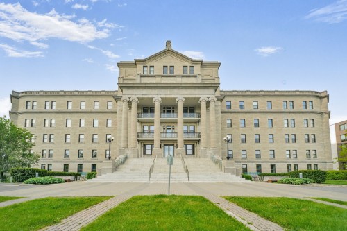 Front of Structure - 106-7400 Boul. St-Laurent, Montréal (Villeray/Saint-Michel/Parc-Extension), QC - Outdoor With Facade