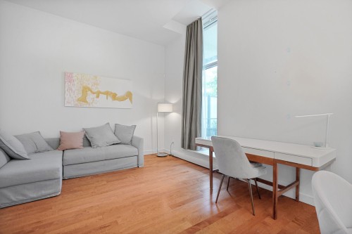 Living Room - 106-7400 Boul. St-Laurent, Montréal (Villeray/Saint-Michel/Parc-Extension), QC - Indoor Photo Showing Living Room