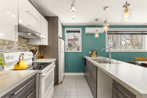 Kitchen - 2358 Rue Marquette, Longueuil (Le Vieux-Longueuil), QC - Indoor Photo Showing Kitchen With Double Sink