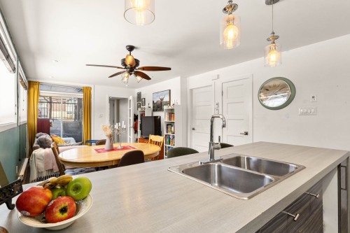 Kitchen - 2358 Rue Marquette, Longueuil (Le Vieux-Longueuil), QC - Indoor Photo Showing Kitchen With Double Sink