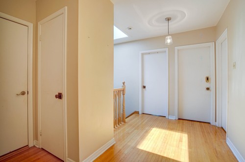 Escalier - 4079 Av. Marlowe, Montréal (Côte-Des-Neiges/Notre-Dame-De-Grâce), QC - Indoor Photo Showing Other Room