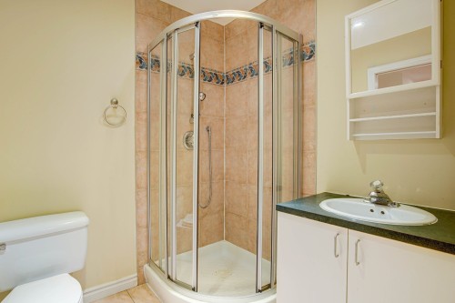 Salle de bains - 4079 Av. Marlowe, Montréal (Côte-Des-Neiges/Notre-Dame-De-Grâce), QC - Indoor Photo Showing Bathroom