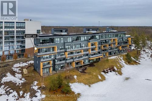 401 - 120 CARRICK TRAIL  Gravenhurst (Muskoka (S)), ON P1P 0B6