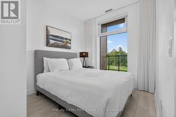 Primary bedroom with ensuite - 
