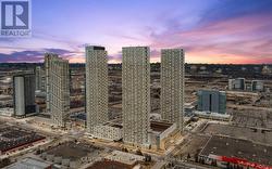 2611 - 5 BUTTERMILL AVENUE Vaughan, ON L5W 1B6