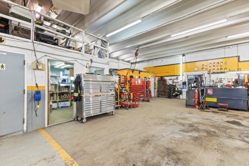 Garage - 701 Rue Des Ateliers, Boucherville, QC - Indoor Photo Showing Garage