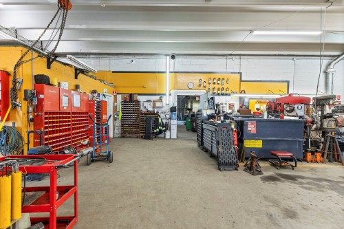 Garage - 701 Rue Des Ateliers, Boucherville, QC - Indoor Photo Showing Garage