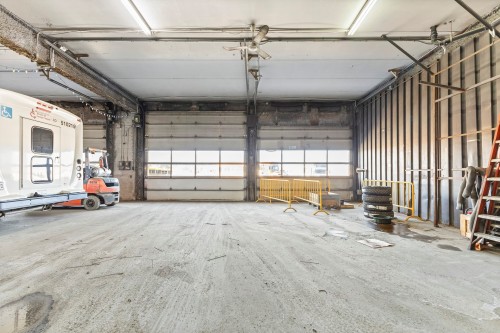 Garage - 701 Rue Des Ateliers, Boucherville, QC - Indoor Photo Showing Garage