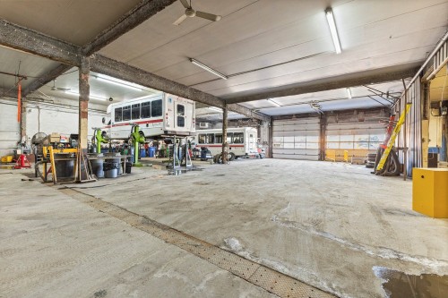 Garage - 701 Rue Des Ateliers, Boucherville, QC - Indoor Photo Showing Garage