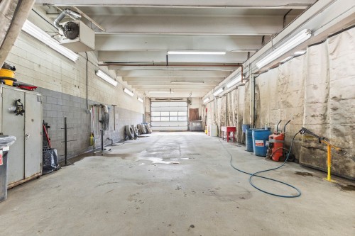 Garage - 701 Rue Des Ateliers, Boucherville, QC - Indoor Photo Showing Garage