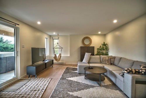 Salon - 304 Ch. Dépôt, Orford, QC - Indoor Photo Showing Living Room