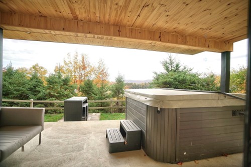 Terrasse - 304 Ch. Dépôt, Orford, QC - Outdoor With Exterior