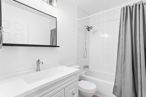 Bathroom - B-220 Ch. Freeman, Gatineau (Hull), QC - Indoor Photo Showing Bathroom