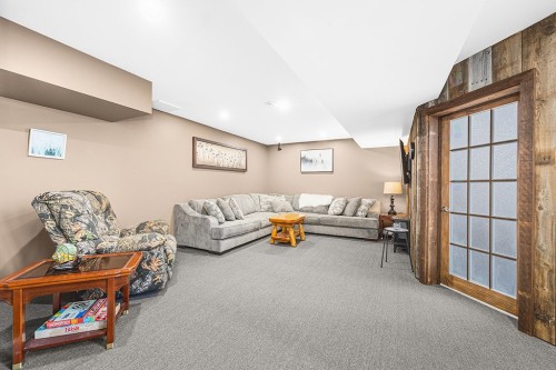 Salle familiale - 6 Ch. Beech, L'Isle-Aux-Allumettes, QC 
