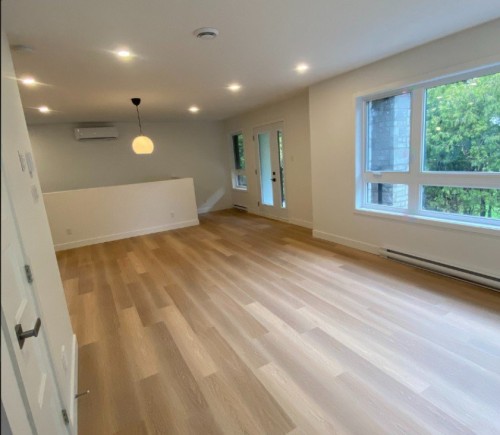 Salon - 3-274 Rue Daoust, Salaberry-De-Valleyfield, QC - Indoor Photo Showing Other Room