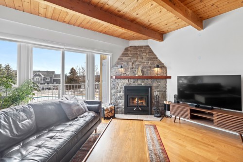 Salon - 542-2271 Rue Du Versant, Magog, QC - Indoor Photo Showing Living Room With Fireplace