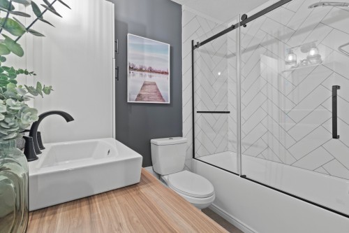 Salle de bains attenante à la CCP - 542-2271 Rue Du Versant, Magog, QC - Indoor Photo Showing Bathroom