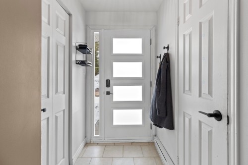 Hall d'entrée/Vestibule - 542-2271 Rue Du Versant, Magog, QC - Indoor Photo Showing Other Room