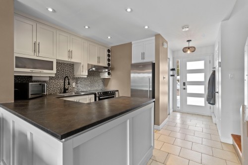 Cuisine - 542-2271 Rue Du Versant, Magog, QC - Indoor Photo Showing Kitchen With Upgraded Kitchen