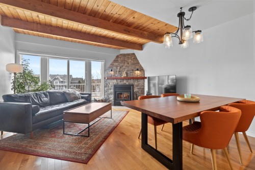 Vue d'ensemble - 542-2271 Rue Du Versant, Magog, QC - Indoor Photo Showing Living Room With Fireplace