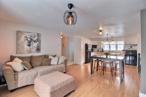 Vue d'ensemble - 277 Route 111, Val-D'Or, QC - Indoor Photo Showing Living Room