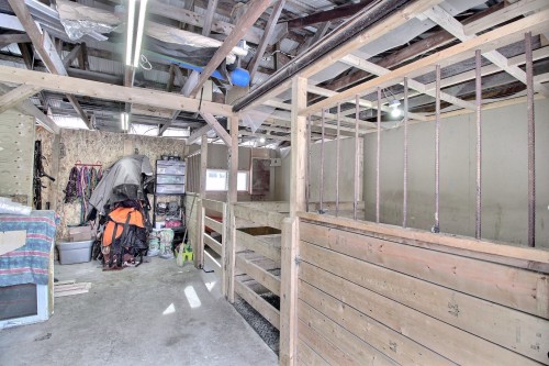 Écurie - 277 Route 111, Val-D'Or, QC - Indoor Photo Showing Basement