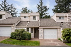 3-1030 Hulford St Saanich, BC V8X 3B6
