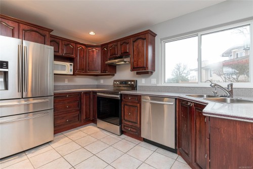 4268 Westervelt Pl, Saanich, BC 