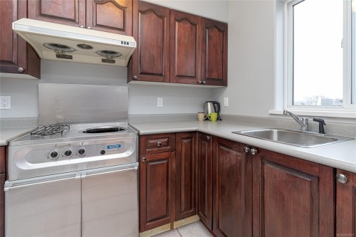 4268 Westervelt Pl, Saanich, BC 