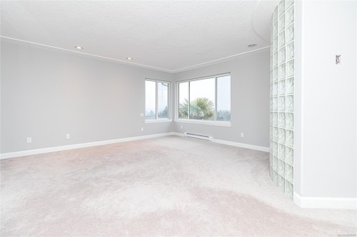 4268 Westervelt Pl, Saanich, BC 