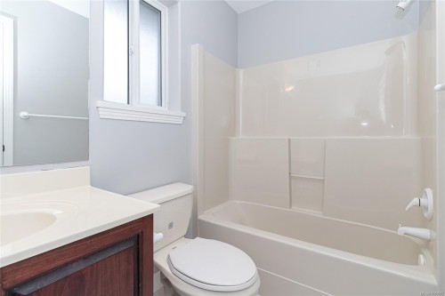 4268 Westervelt Pl, Saanich, BC 
