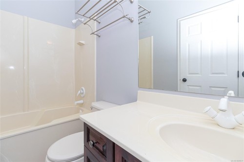 4268 Westervelt Pl, Saanich, BC 