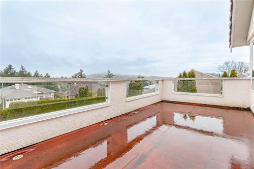 4268 Westervelt Pl, Saanich, BC 