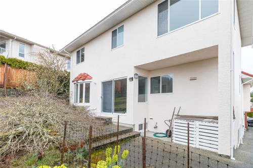 4268 Westervelt Pl, Saanich, BC 