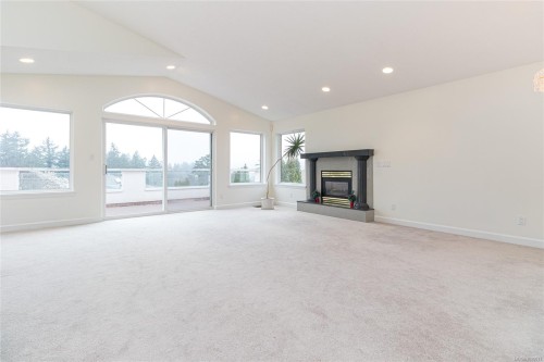 4268 Westervelt Pl, Saanich, BC 
