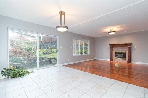 4268 Westervelt Pl, Saanich, BC 