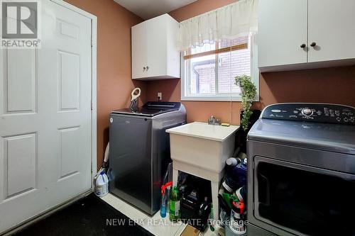 146 Locheed Drive, Hamilton, ON - Indoor Photo Showing Laundry Room