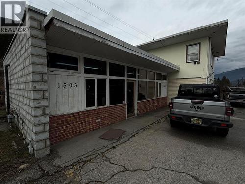 Exterior of showroom. - 1503 3A Highway, Castlegar, BC 