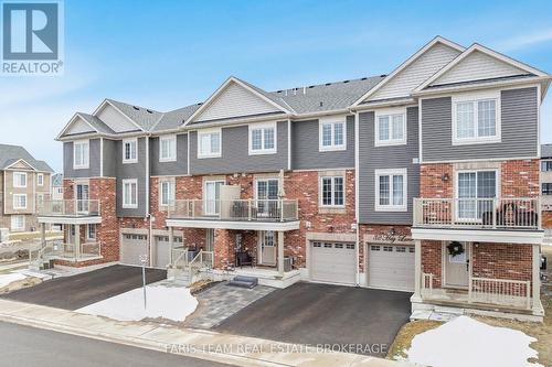 34 HAY LANE  Barrie, ON L9J 0V5