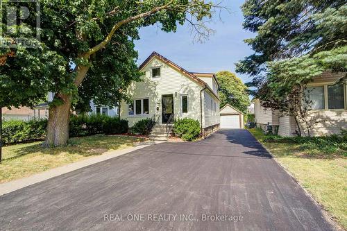 4052 SAINT JAMES AVENUE  Niagara Falls, ON L2E 6H6