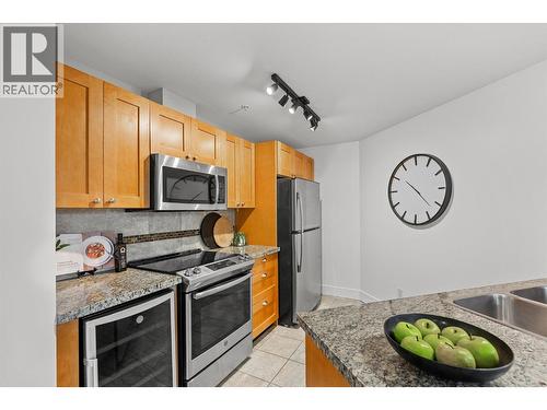 4205 Gellatly Road Unit# 305, West Kelowna, BC - Indoor Photo Showing Kitchen With Double Sink
